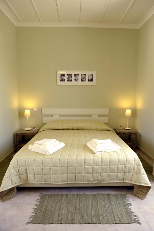 Almyris Hotel Adamantas Værelse billede
