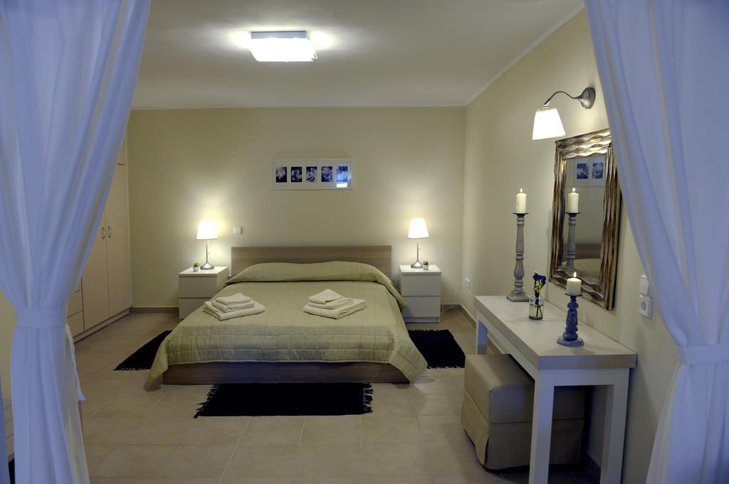 Almyris Hotel Adamantas Værelse billede